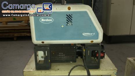 M�quina de cola quente