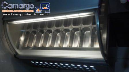 M�quina de sorvete e expositora