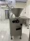 Embutideira cont�nua � v�cuo com retorcedor em inox 2000 kg / h para lingui�as espetinho Vemag