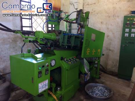 Linha fabrica para produ��o de cursores de z�per para roupas vestu�rios