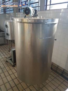 Tanque em inox com 800 litros com agitador