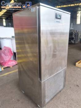 Ultracongelador em a�o inox Pr�tica