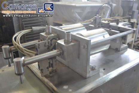 Envasadora em inox para l�quidos 2 bicos