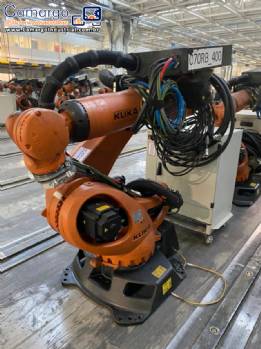 Robô KUKA Quantec KR 210 2700 Prime KRC4 Robô KUKA Quantec KR 210 2700 Prime KRC4